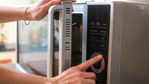 How to Resolve Microwave Sparking
